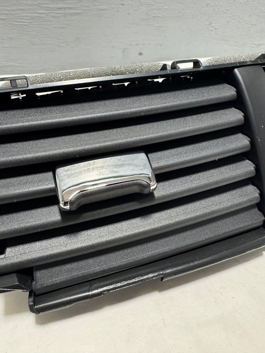 2016-2019 Ford Explorer Dual Center Dash Air Vent OEM