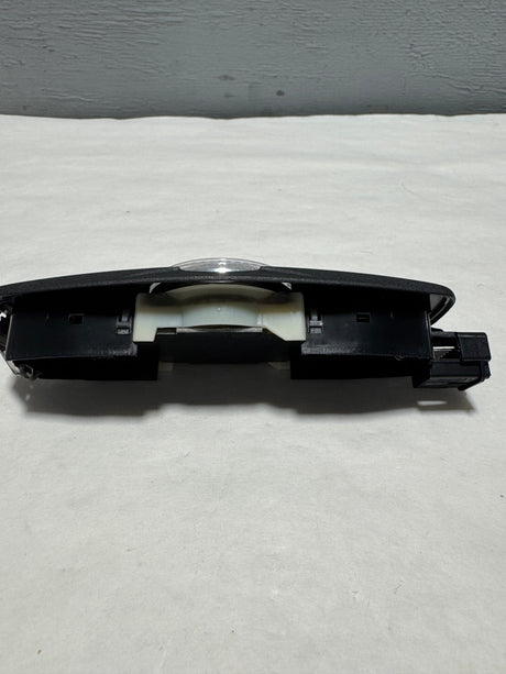 BB5Z-13776-AM-B11 2016-2019 Ford Explorer W/O Sunroof 2nd Row Dome Reading Light OEM