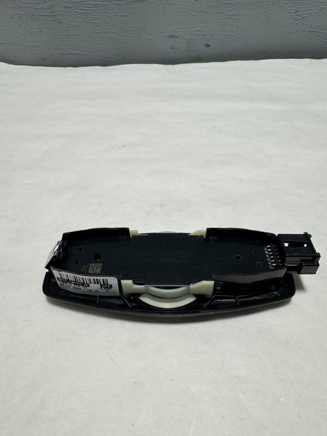 BB5Z-13776-AM-B11 2016-2019 Ford Explorer W/O Sunroof 2nd Row Dome Reading Light OEM