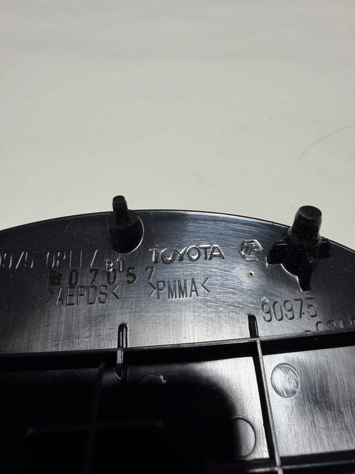 CL-1025-90975-02125-D3 2016-2019 Lexus RX350 Non Hybrid Grille Emblem W/o Radar Cruise or Pre Crash 90975-02125