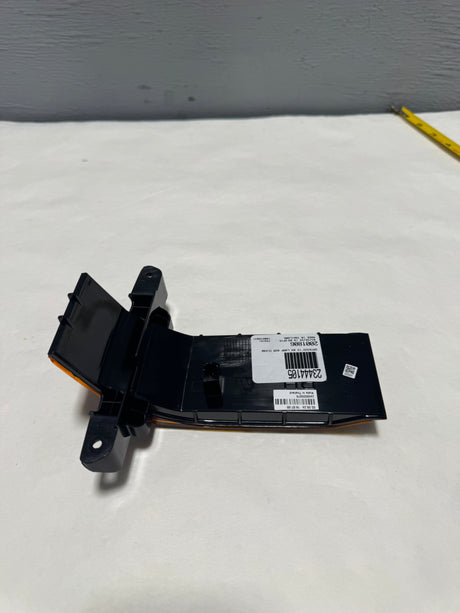 23444105 2016-2019 Silverado Sierra 2500 3500 Passenger Side Mirror Clearance Lamp OEM