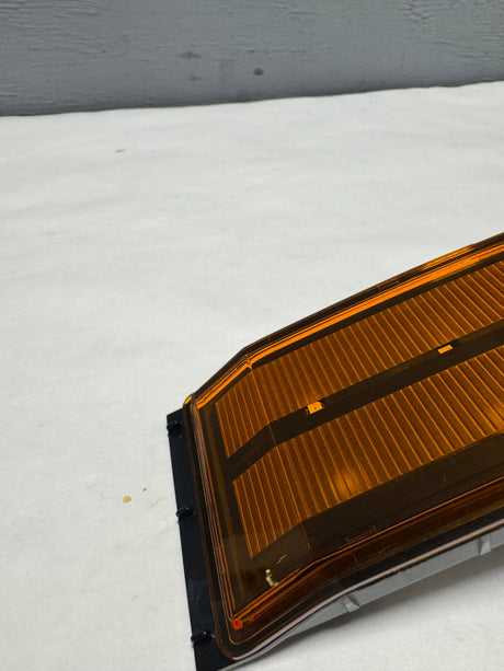 23444105 2016-2019 Silverado Sierra 2500 3500 Passenger Side Mirror Clearance Lamp OEM