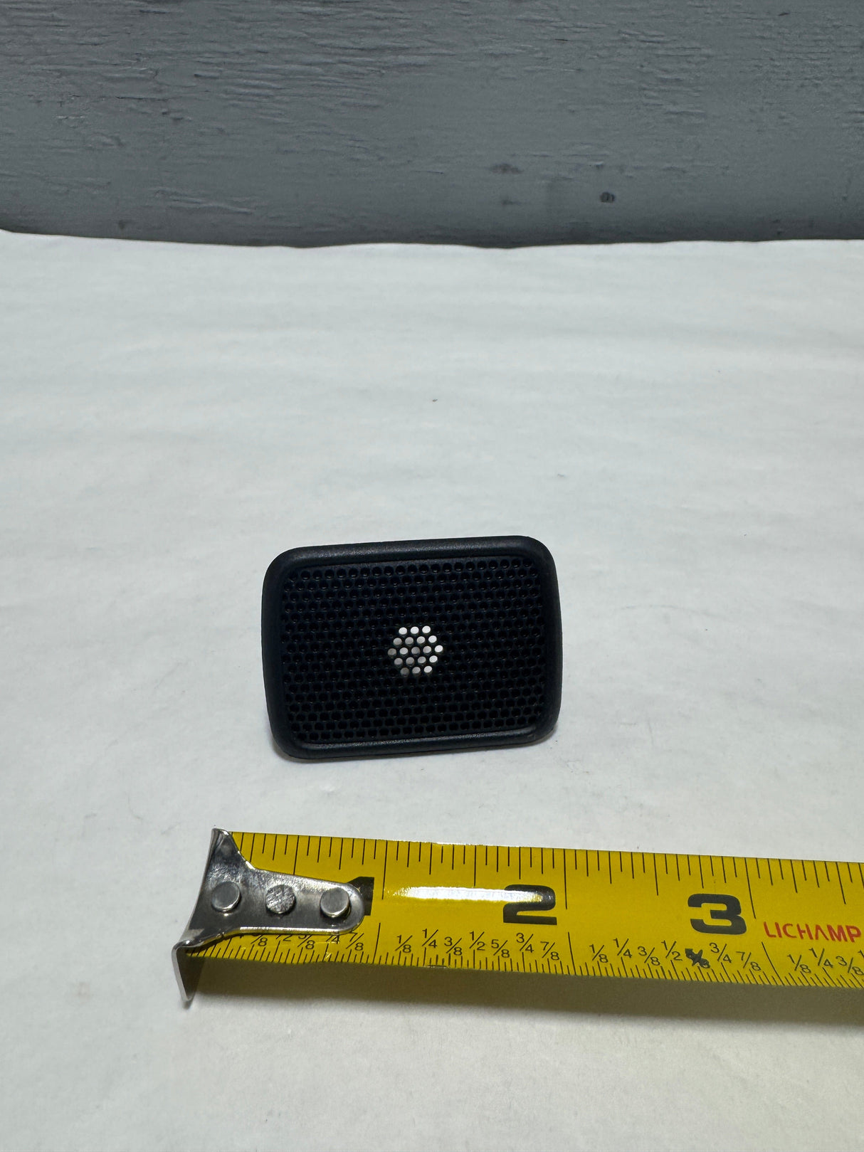 22923876-C2 2016-2020 Cadillac CT6 Black Active Noise Cancellation Microphone Grille OEM