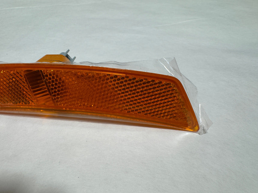 2016-2020 Chevrolet Camaro Front Driver Side Orange Side Marker Lamp Genuine OEM