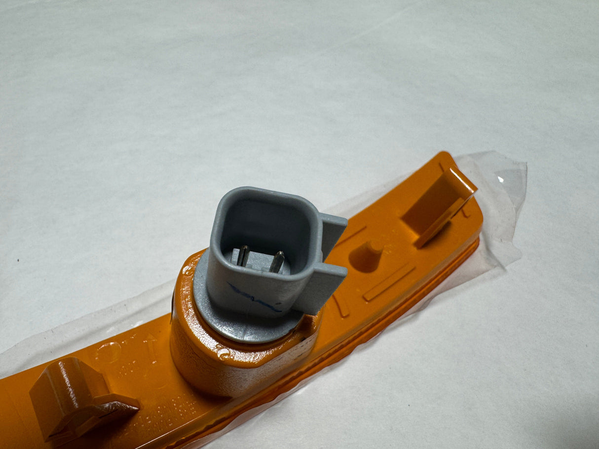 CL-0325-23169181-J3 2016-2020 Chevrolet Camaro Front Driver Side Orange Side Marker Lamp Genuine OEM
