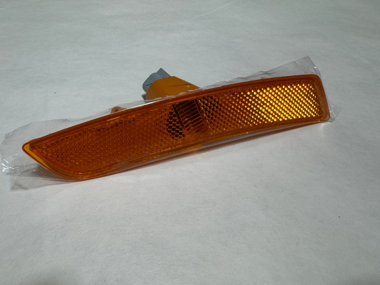 CL-0325-23169181-J3 2016-2020 Chevrolet Camaro Front Driver Side Orange Side Marker Lamp Genuine OEM