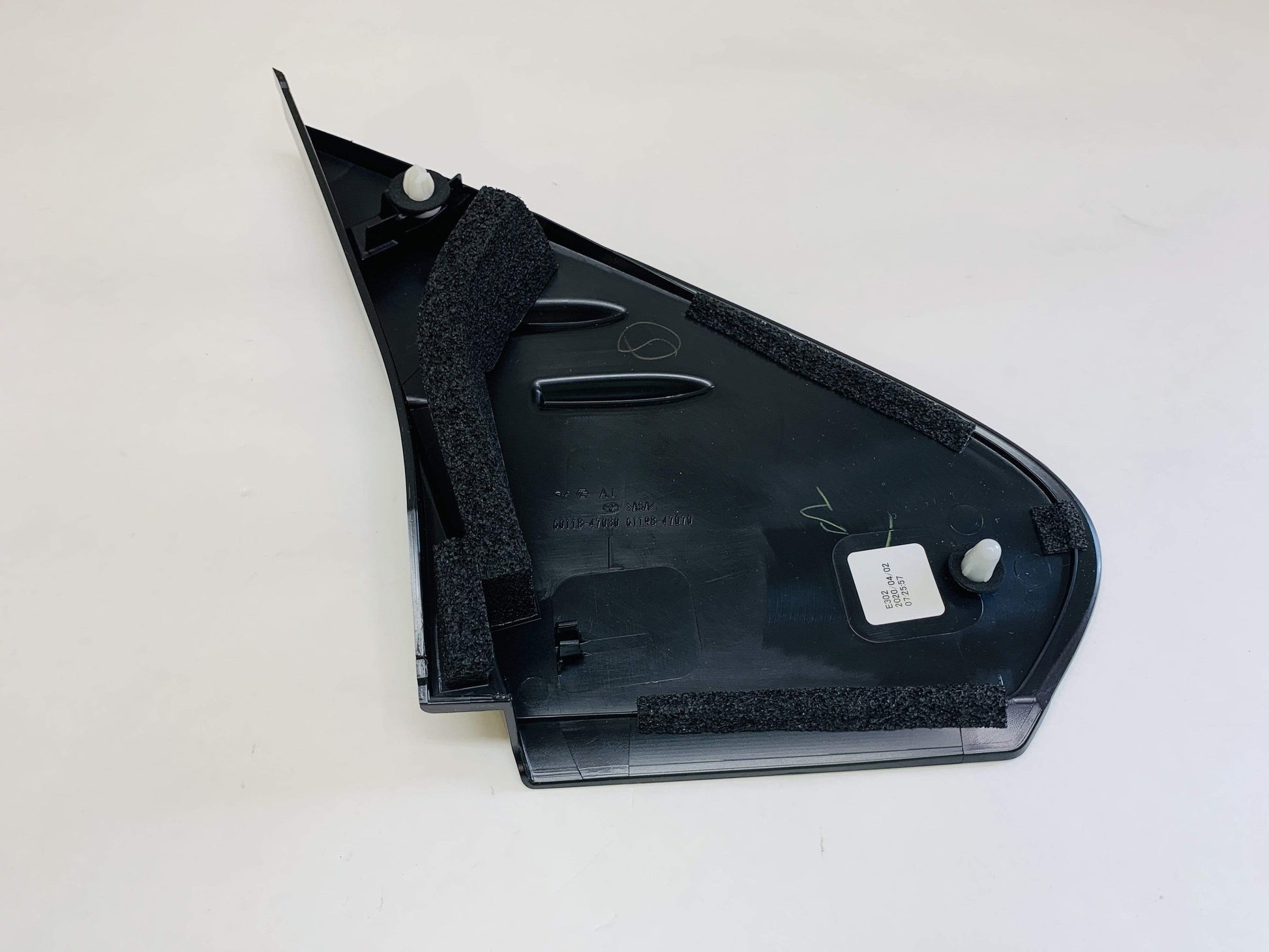 60117-47030-E9 2016-2021 Toyota Prius Passenger Side Front Pillar Trim Corner Cover Molding