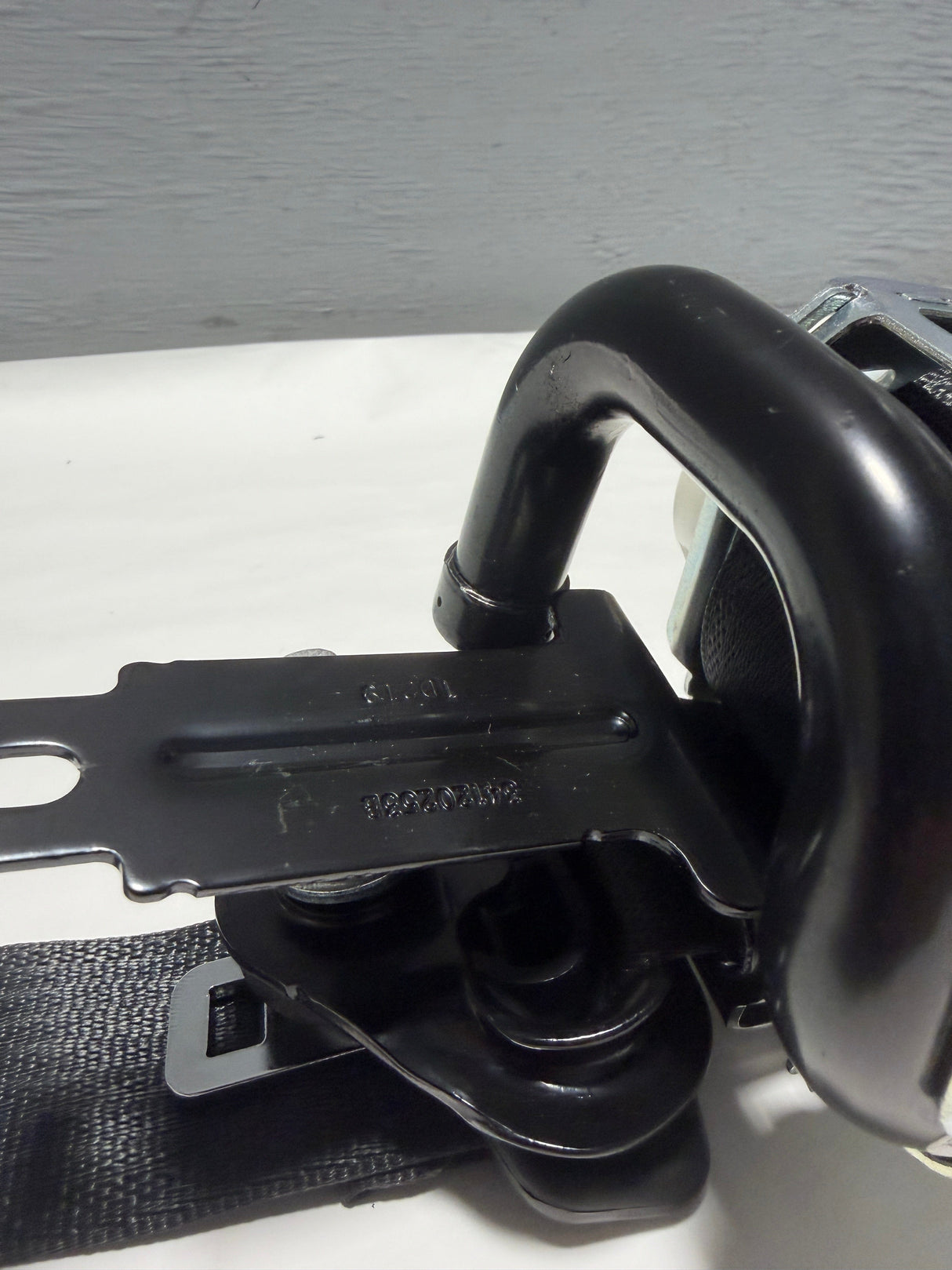 84496833 2016-2022 Chevrolet Camaro Convertible Driver Seat Belt Retractor OEM - Black