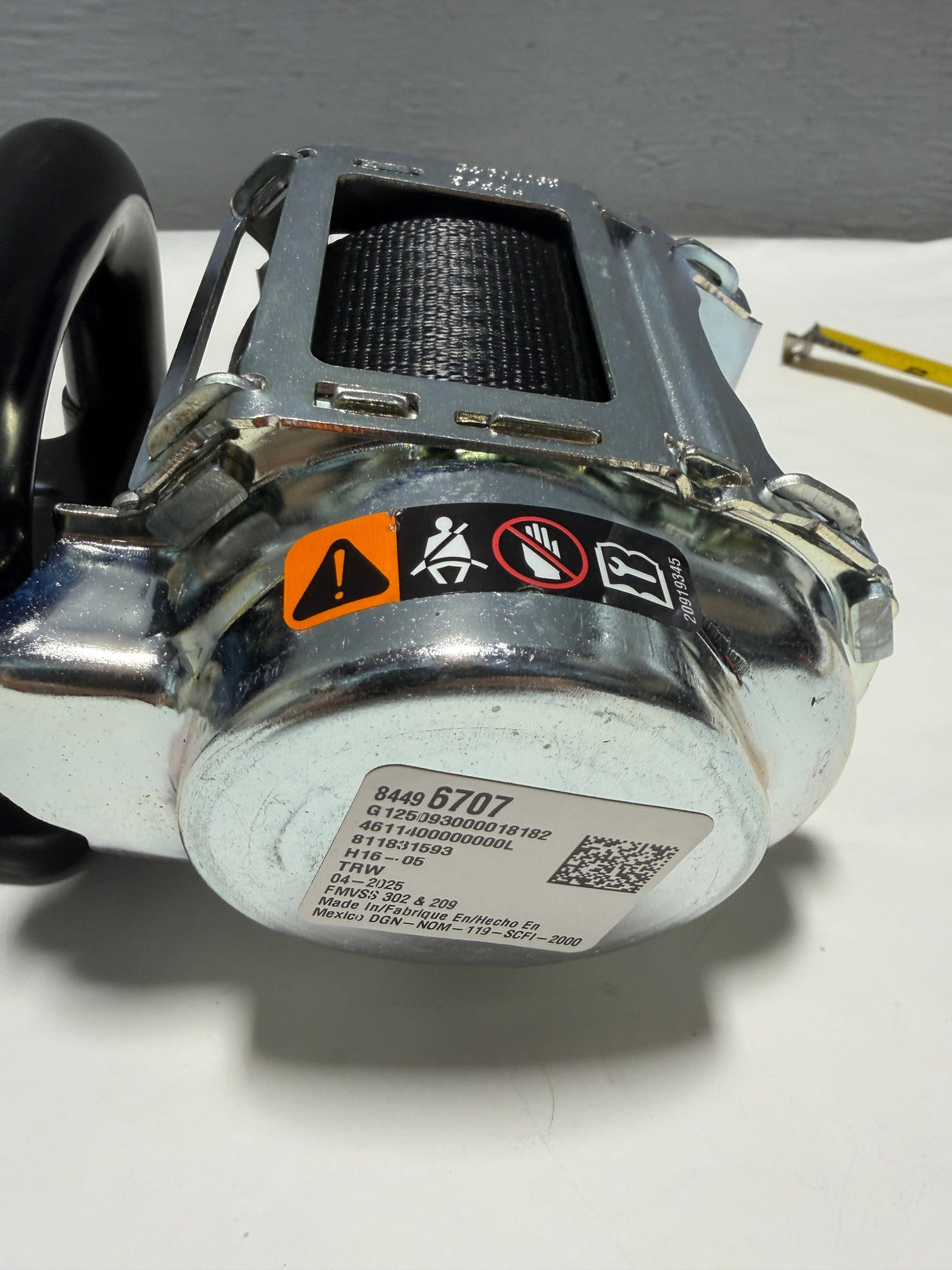 84496833 2016-2022 Chevrolet Camaro Convertible Driver Seat Belt Retractor OEM - Black