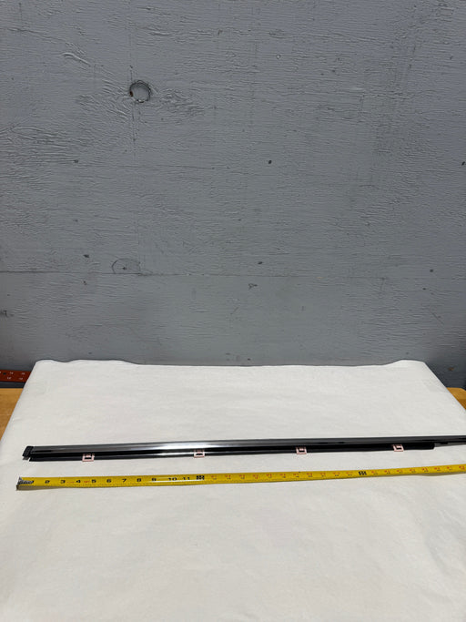 CL-1123-72450-TG7-A03-J5 2016-2023 Honda Pilot Or Ridgeline Driver Side Front Door Belt Molding OEM