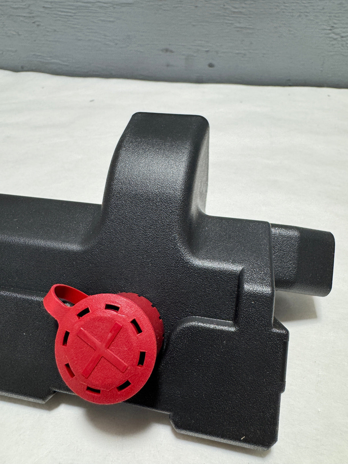 84178740 2016-2024 Chevrolet Camaro Under Hood Fuse Box Top Cover OEM