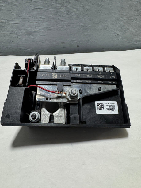 84692223 2016-2024 Chevrolet Malibu Battery Distribution Engine Fuse Breaker Block OEM New