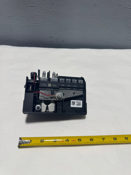 84692223 2016-2024 Chevrolet Malibu Battery Distribution Engine Fuse Breaker Block OEM New