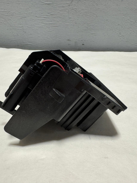 84692223 2016-2024 Chevrolet Malibu Battery Distribution Engine Fuse Breaker Block OEM New