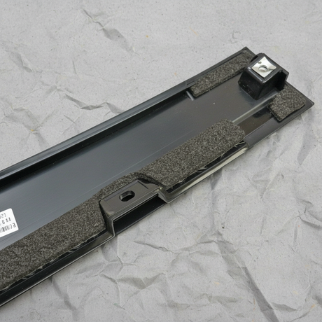 2016-2024 Chevrolet Malibu Passenger Fron Door Window Trim Pillar Applique OEM