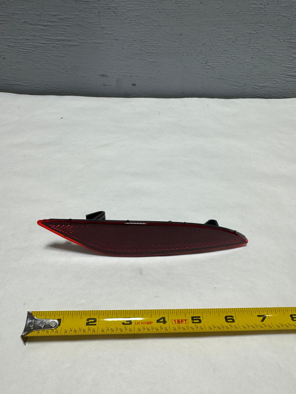 42816047 2016-2024 Chevrolet Malibu Rear Bumper Reflector Passenger Side Red OEM