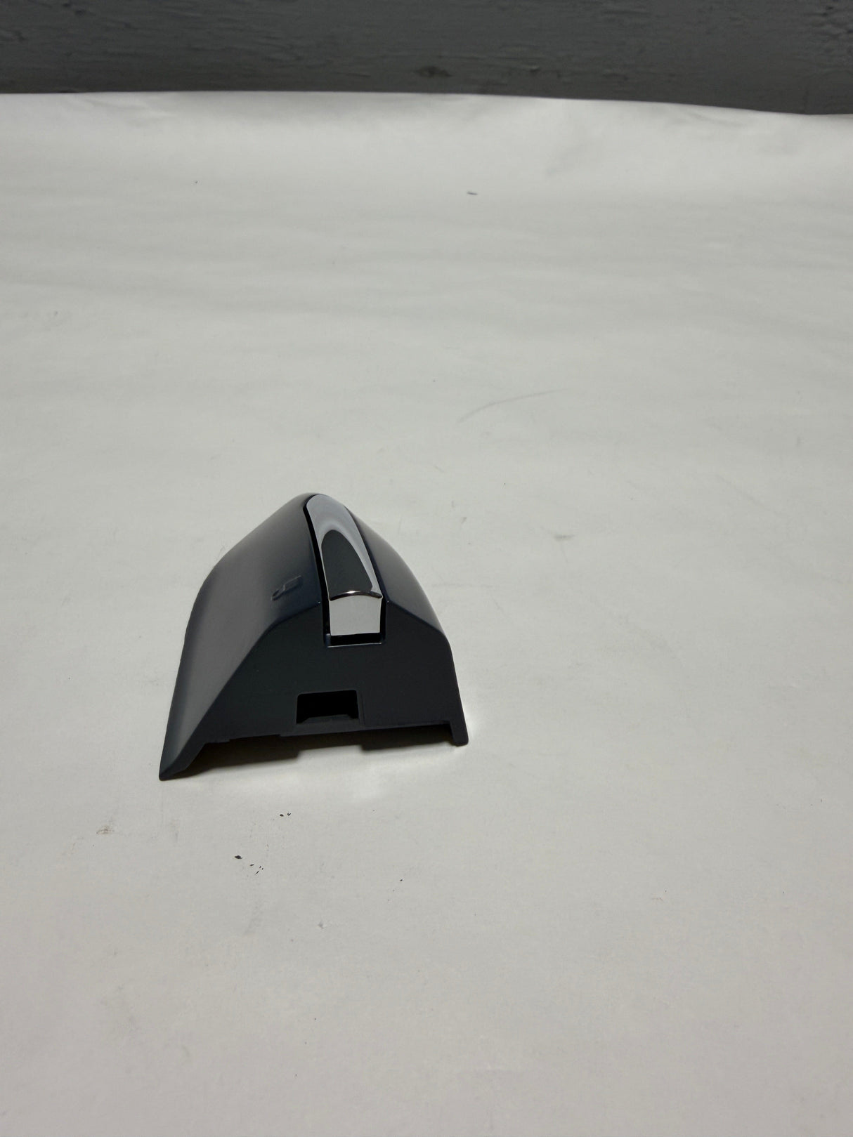 DS7Z-54218A15-DC 2016-2024 Ford Edge Driver Door Handle Unpainted End Cap W/ Chrome Strip OEM