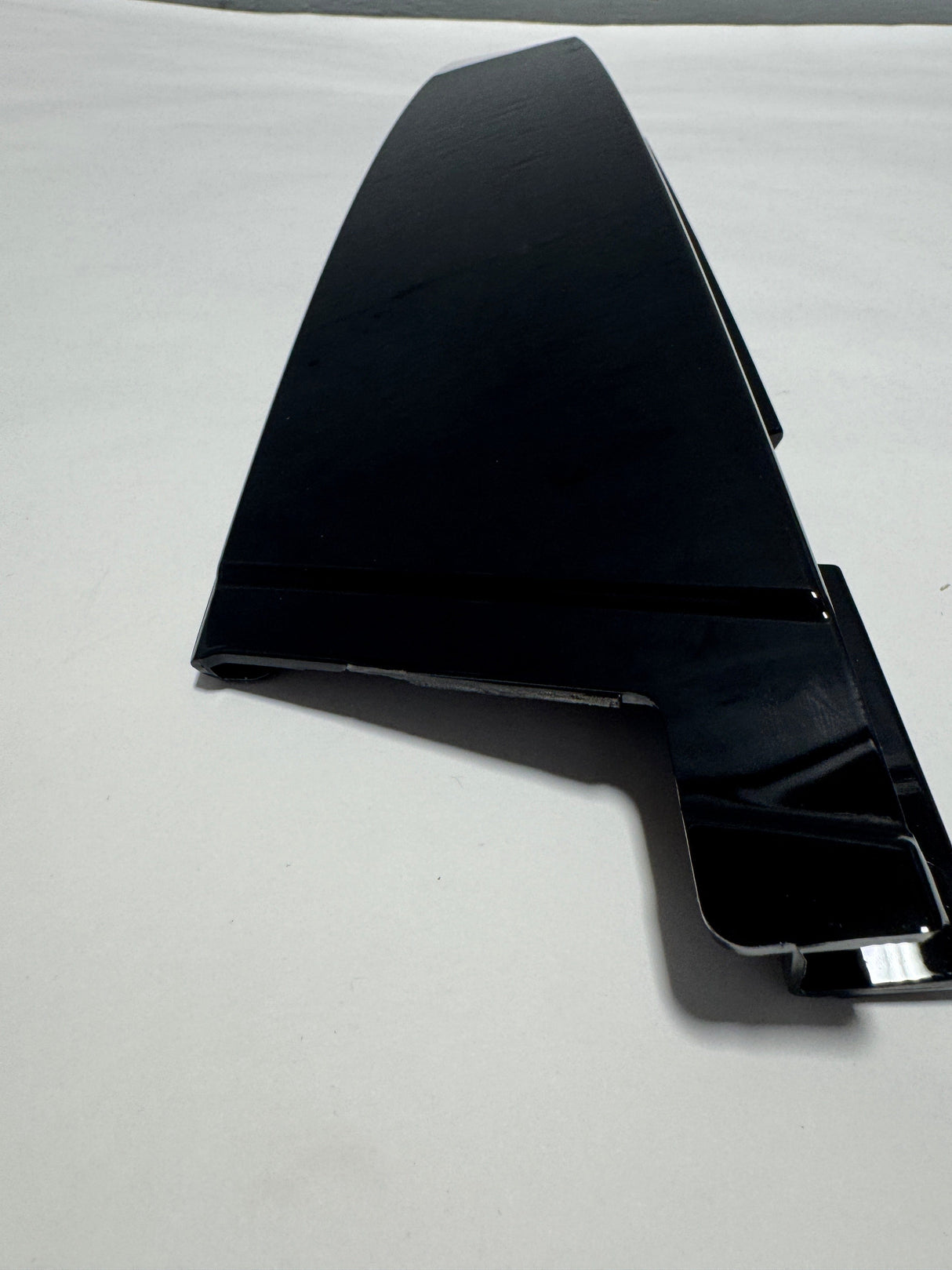 84258758 2016-2025 Chevrolet Malibu Front Passenger Door Trim Pillar Applique Molding OEM Genuine