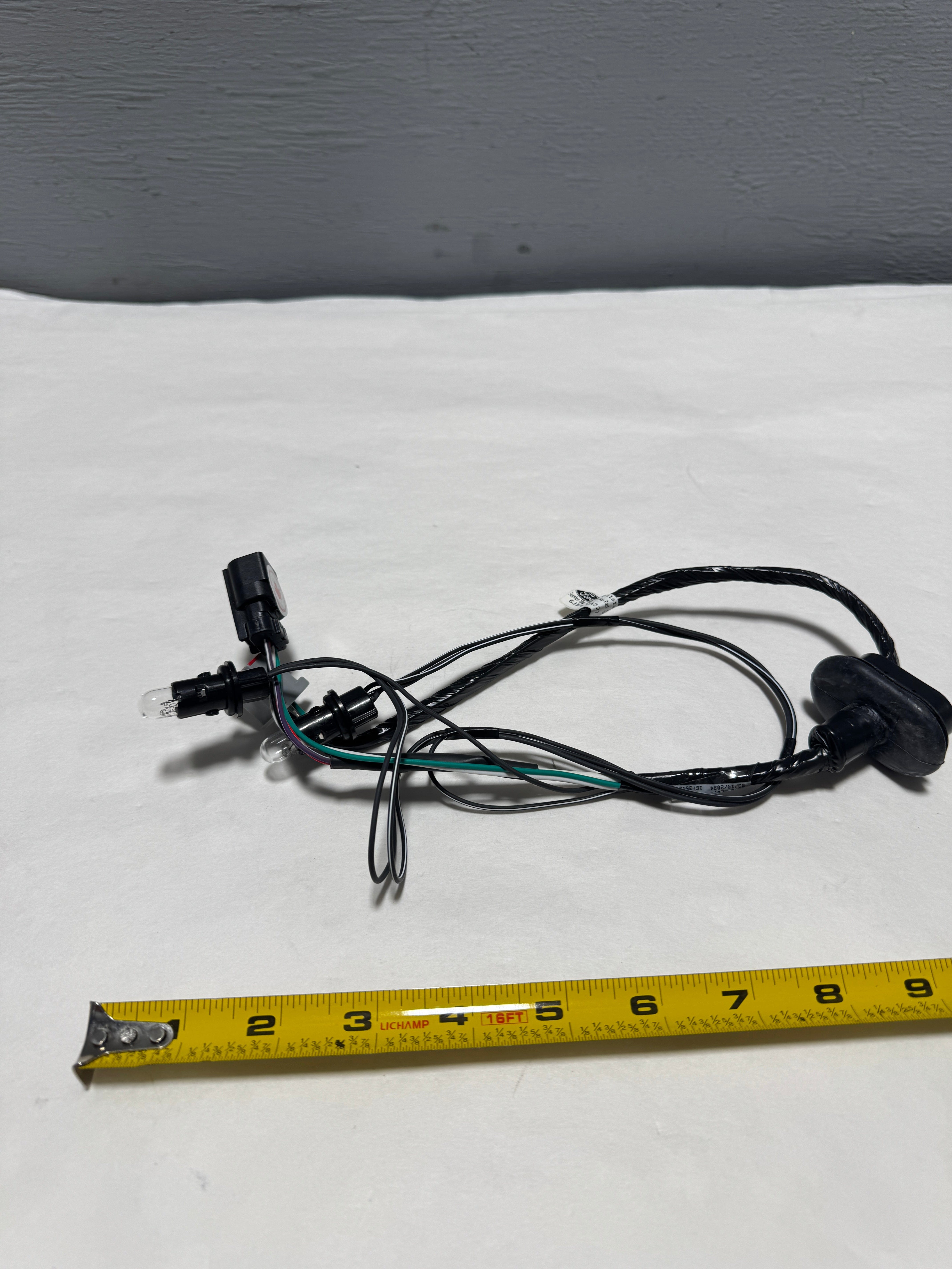 2017-2019 Ford Escape Rear License Plate Light Lamp Socket Wiring