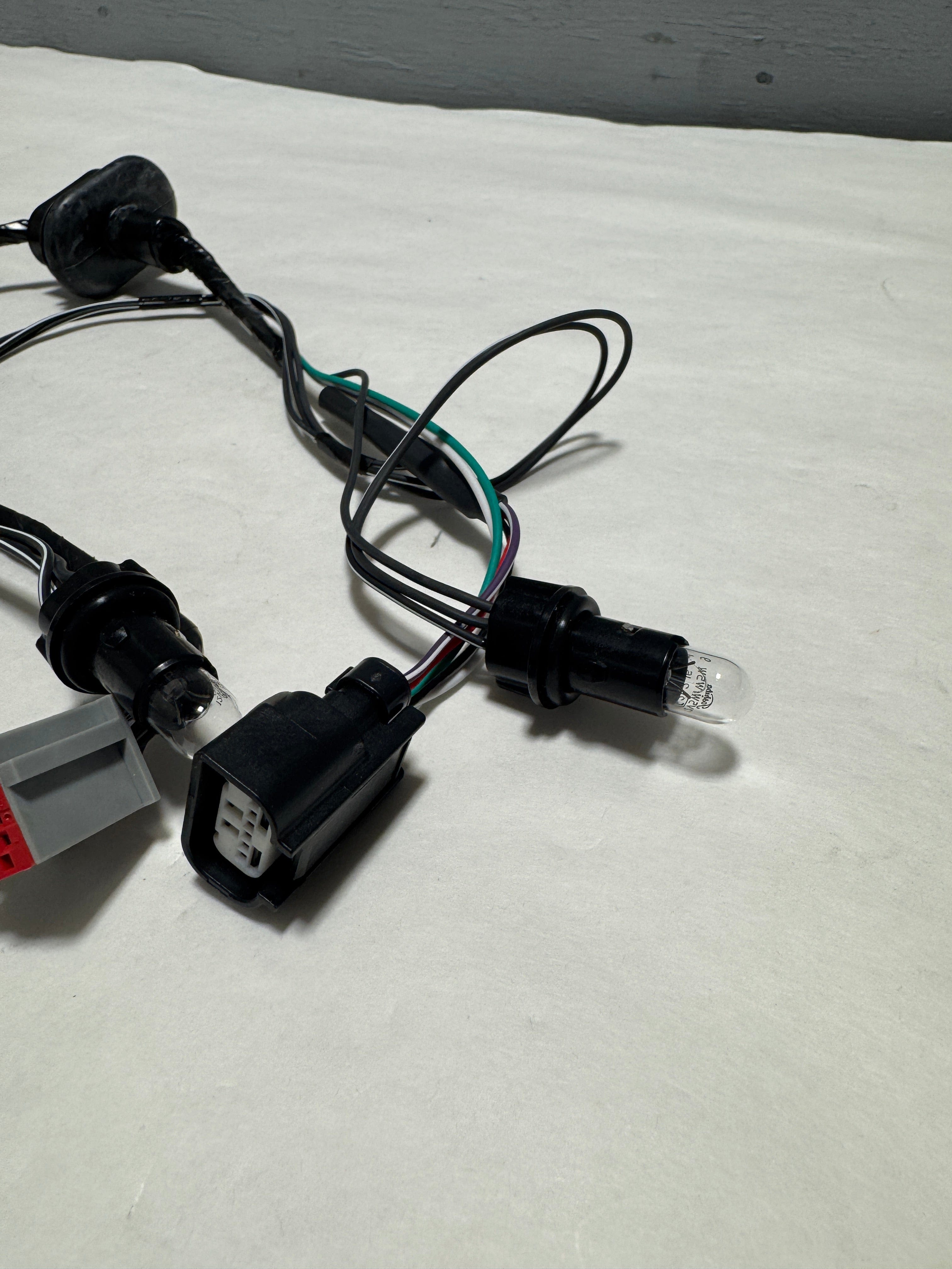 2017-2019 Ford Escape Rear License Plate Light Lamp Socket Wiring