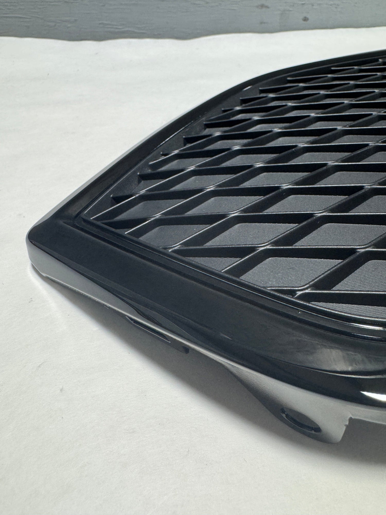 71108-TGH-K00 2017-2019 Honda Civic Touring or Type-R Driver Side Fog Light Bezel Garnish Trim