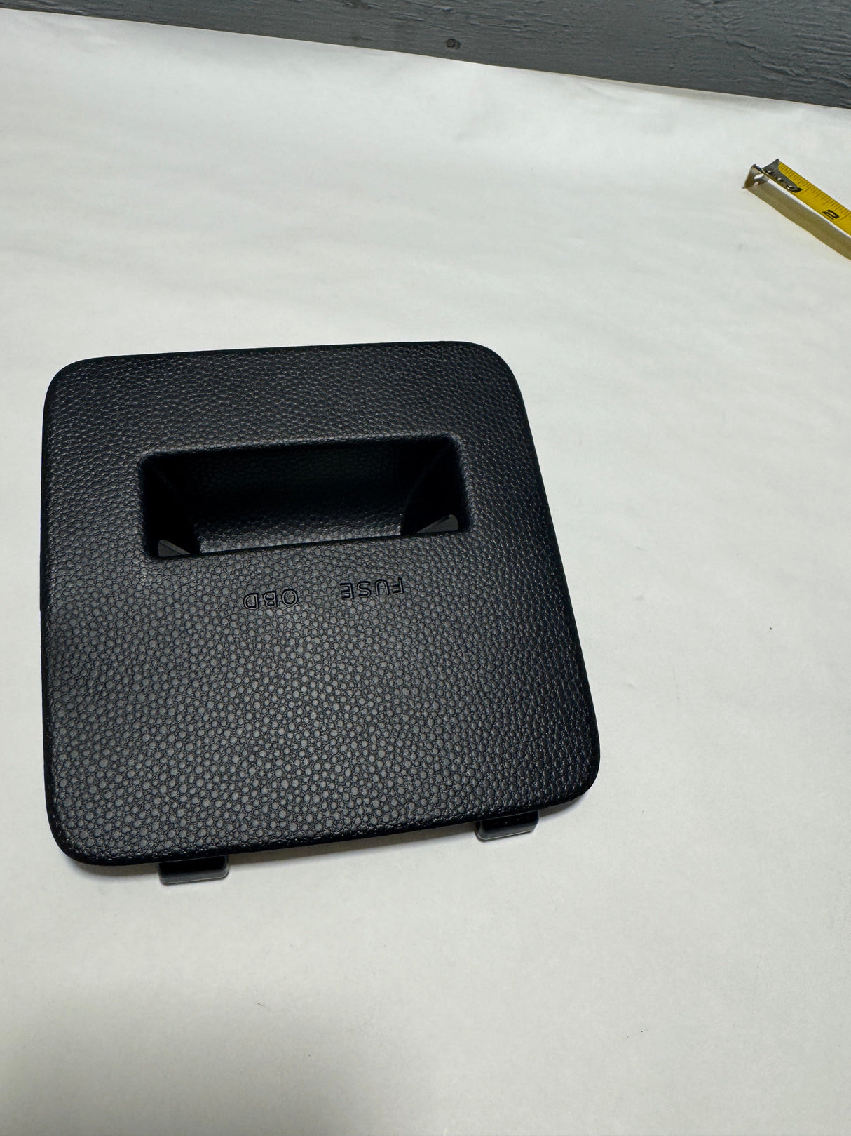 84753-B2AB0EQ 2017-2019 Kia Soul Interior Fuse Box Cover Door OEM New