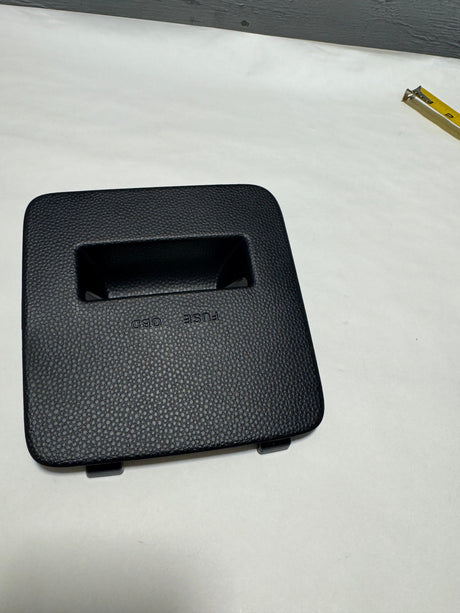 84753-B2AB0EQ 2017-2019 Kia Soul Interior Fuse Box Cover Door OEM New