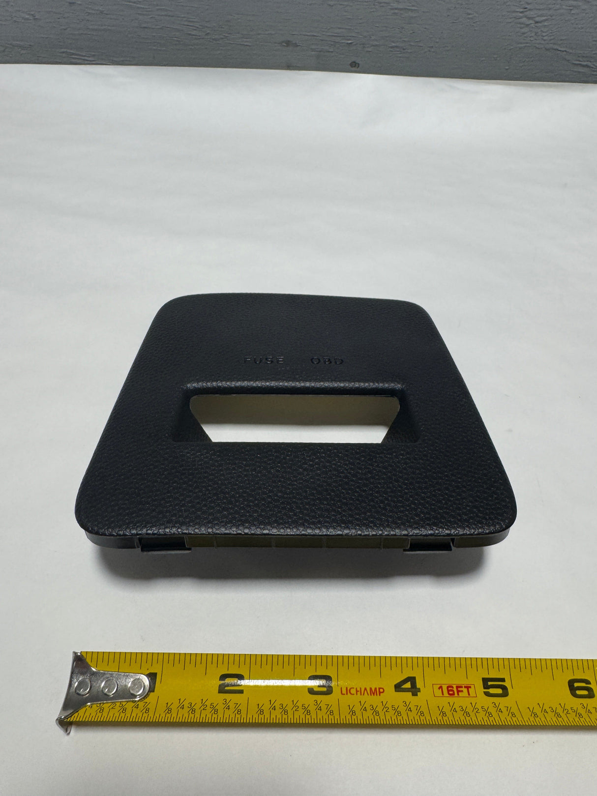 84753-B2AB0EQ 2017-2019 Kia Soul Interior Fuse Box Cover Door OEM New