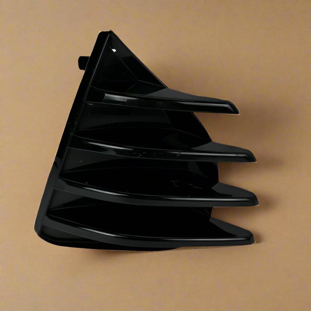 81481-02920 2017-2019  Toyota Corolla SE or XSE Front Passenger Side Fog Light Hole Cover Grille OEM