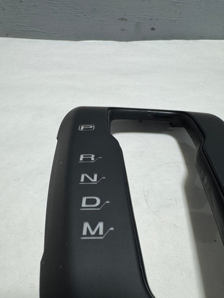 42346920 2017-2020 Chevrolet Sonic Black Automatic Transmission Control Indicator Opening Cover OEM