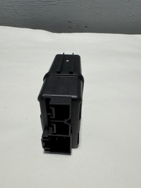 68229840AB 2017-2020 Chrysler Pacifica USB /Aux Media Hub OEM