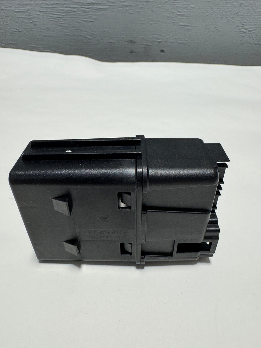 2017-2020 Chrysler Pacifica USB /Aux Media Hub OEM