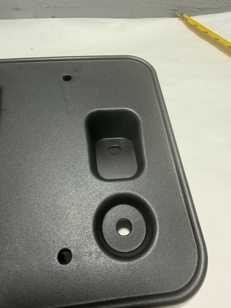 GD9Z-17A385-AA 2017-2020 Lincoln Continental Front Bumper License Plate Bracket OEM