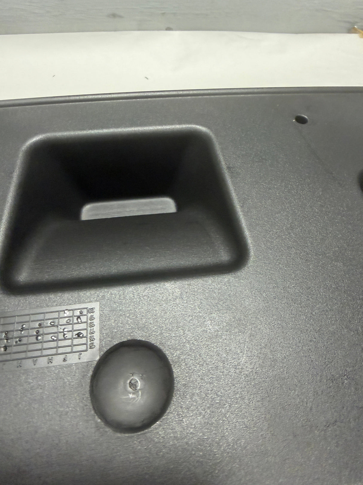 GD9Z-17A385-AA 2017-2020 Lincoln Continental Front Bumper License Plate Bracket OEM