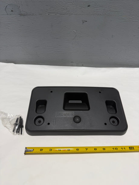 GD9Z-17A385-AA 2017-2020 Lincoln Continental Front Bumper License Plate Bracket OEM