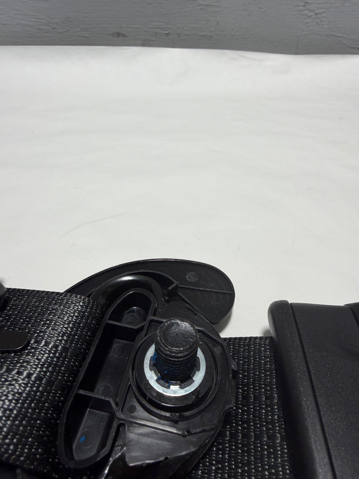 84583981 2017-2022 Canyon Colorado Front Seat Belt  Driver Side - Black