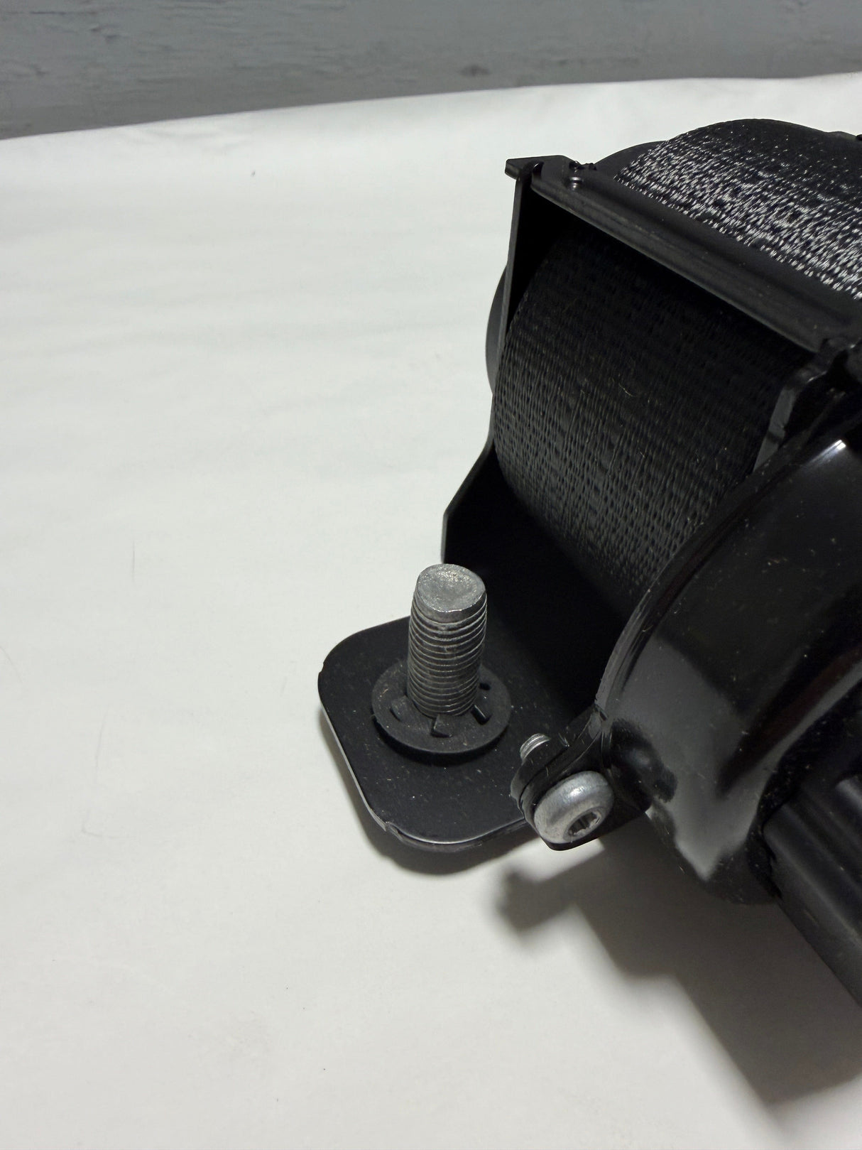 84583981 2017-2022 Canyon Colorado Front Seat Belt  Driver Side - Black