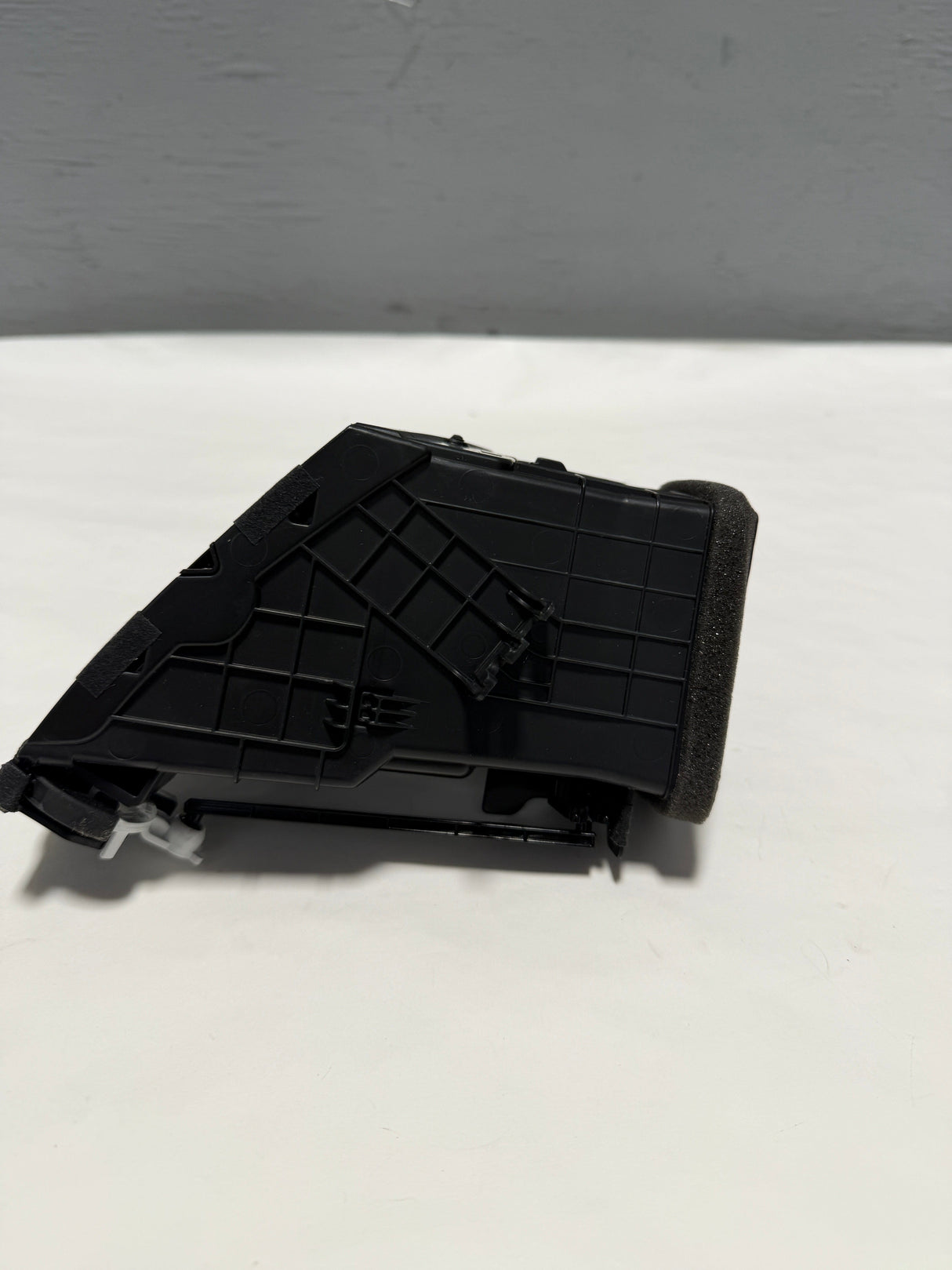 42373347 2017-2022 Chevrolet Trax Driver Side A/C Heat Air Outlet Vent OEM