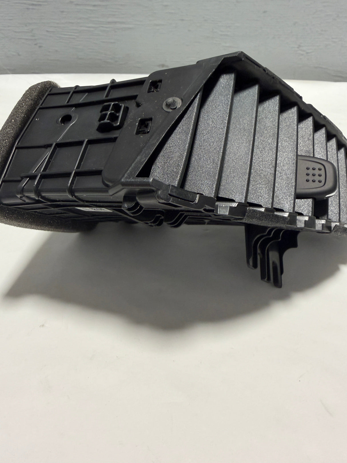 42373347 2017-2022 Chevrolet Trax Driver Side A/C Heat Air Outlet Vent OEM