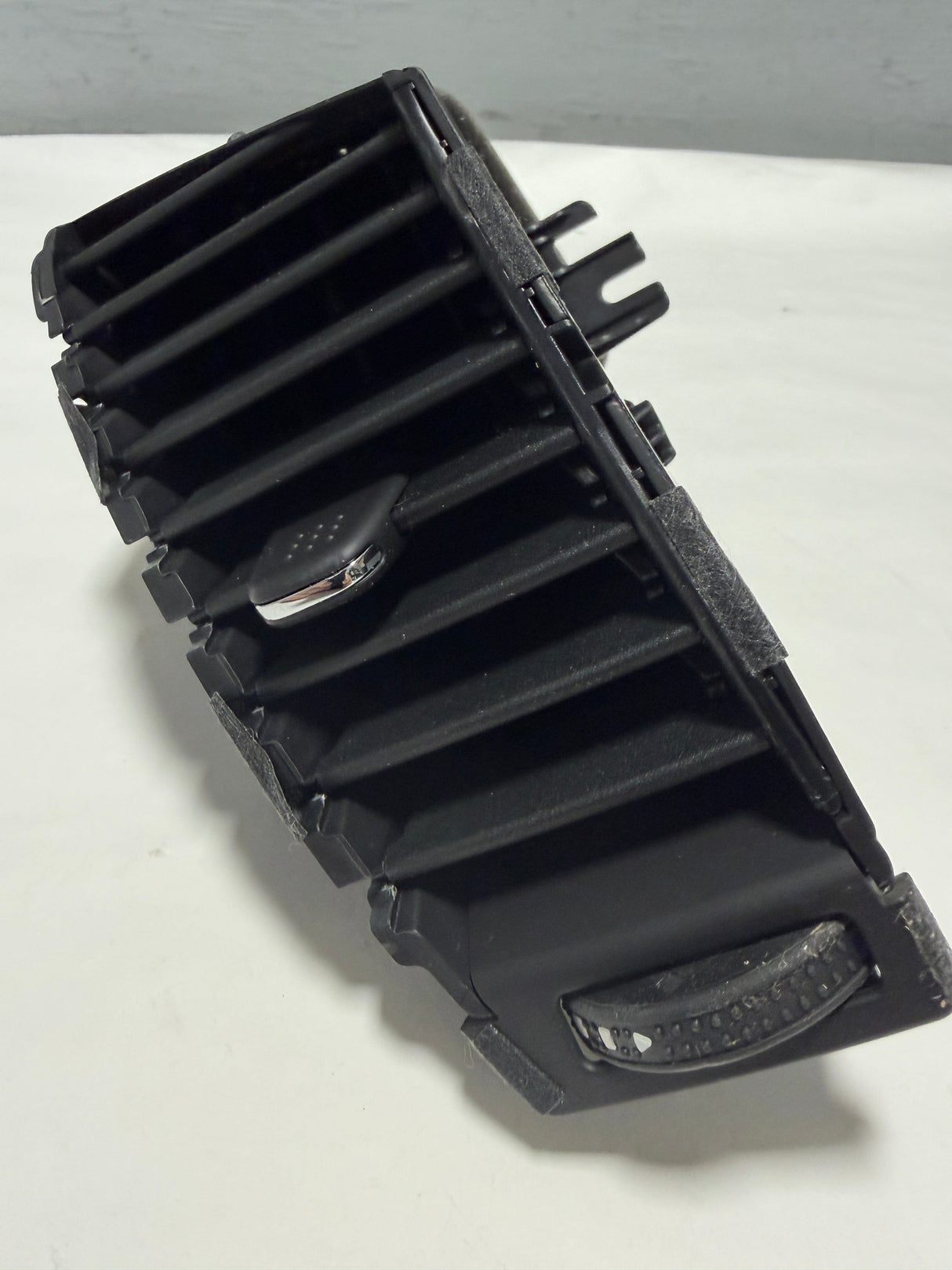 42373347 2017-2022 Chevrolet Trax Driver Side A/C Heat Air Outlet Vent OEM