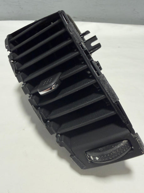 42373347 2017-2022 Chevrolet Trax Driver Side A/C Heat Air Outlet Vent OEM
