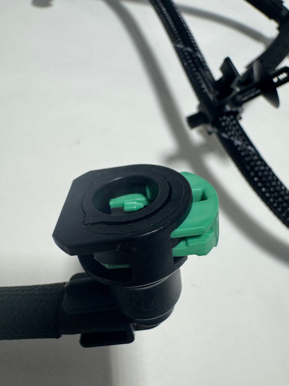 LC3Z-9A564-B 2017-2022 Ford F-250 F-350 6.7 Diesel Fuel Injection Return "Fixing" Hose OEM