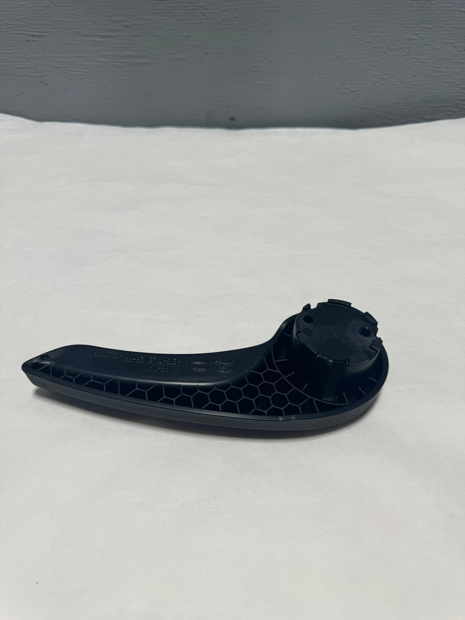 88186-D9000WK 2017-2022 Kia Sportage Driver Seat Adjust Handle For Non Power Seats