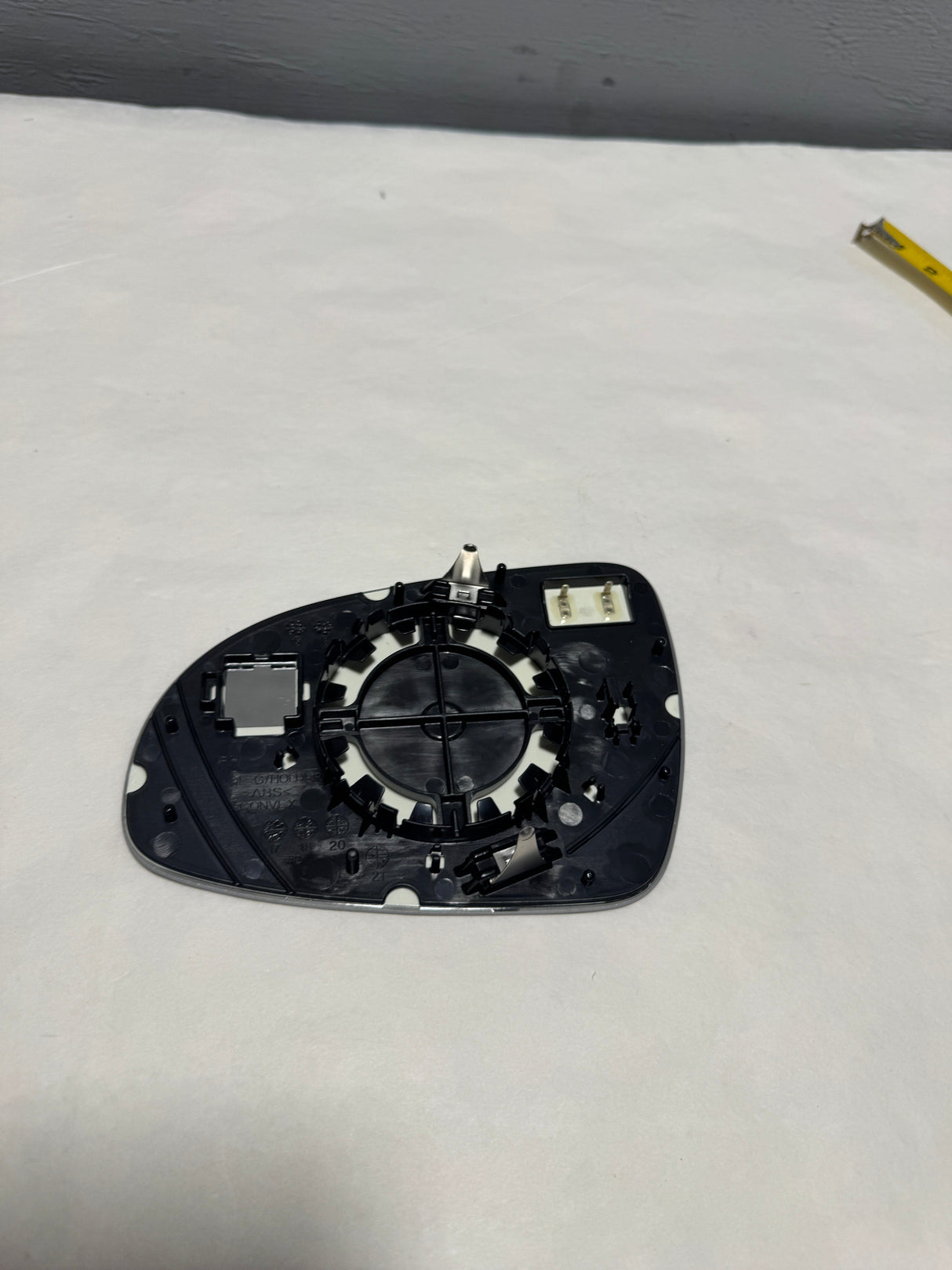 87621-D9070 2017-2022 Kia Sportage Passenger Side Mirror Glass Heated Without Blind Spot OEM