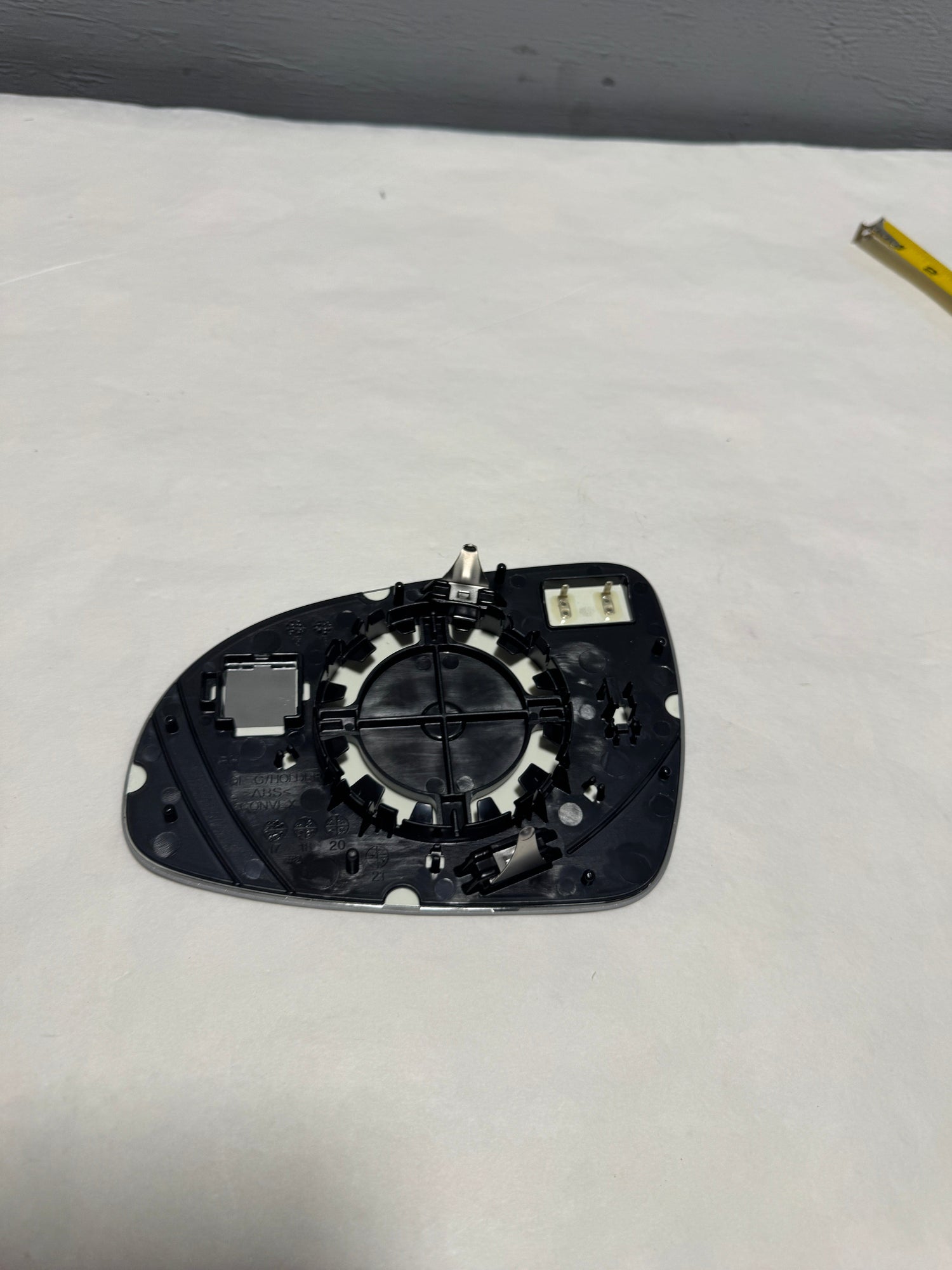 87621-D9070 2017-2022 Kia Sportage Passenger Side Mirror Glass Heated Without Blind Spot OEM