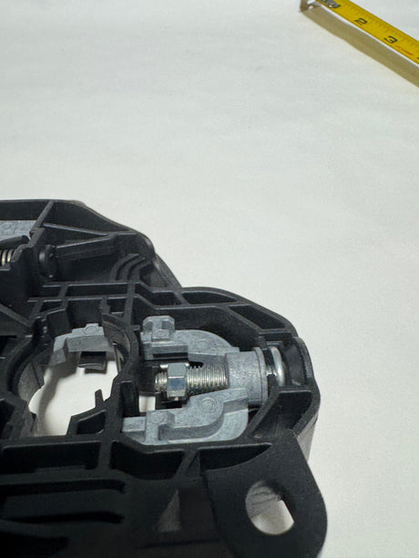 13515514 2017-2023 Chevrolet Bolt Driver Door Outside Handle Bracket OEM