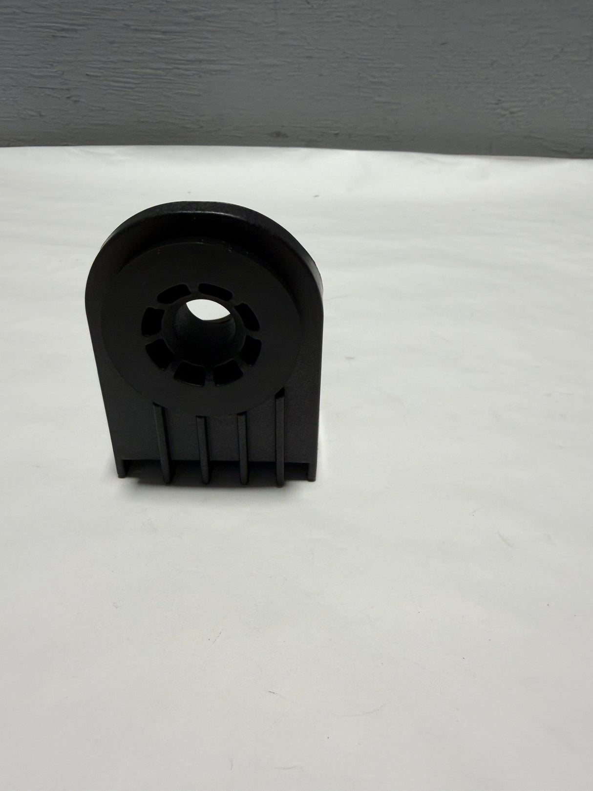 84152504 2017-2023 GMC Acadia Passenger Side Upper Radiator Bracket Genuine OEM