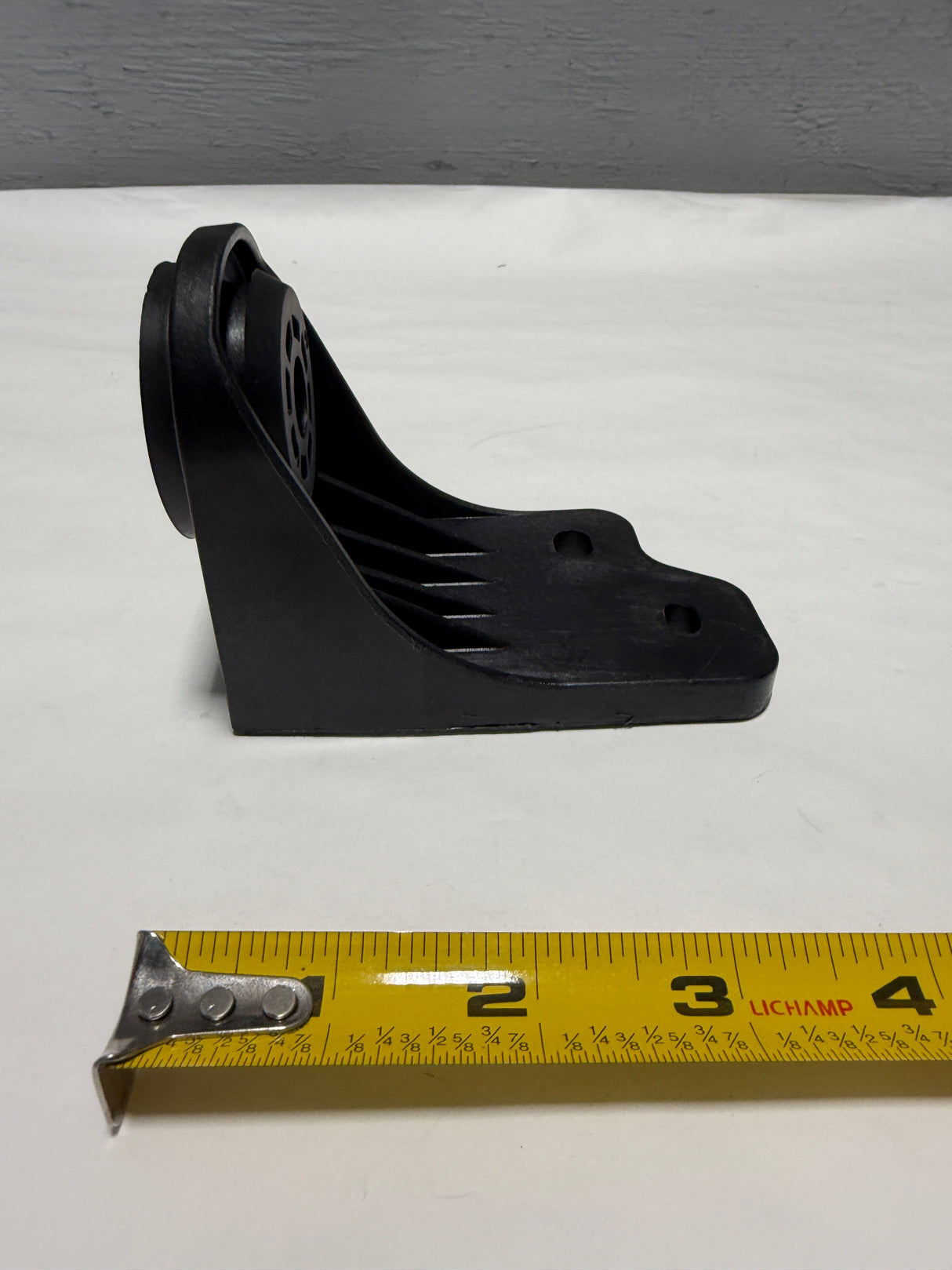 84152504 2017-2023 GMC Acadia Passenger Side Upper Radiator Bracket Genuine OEM