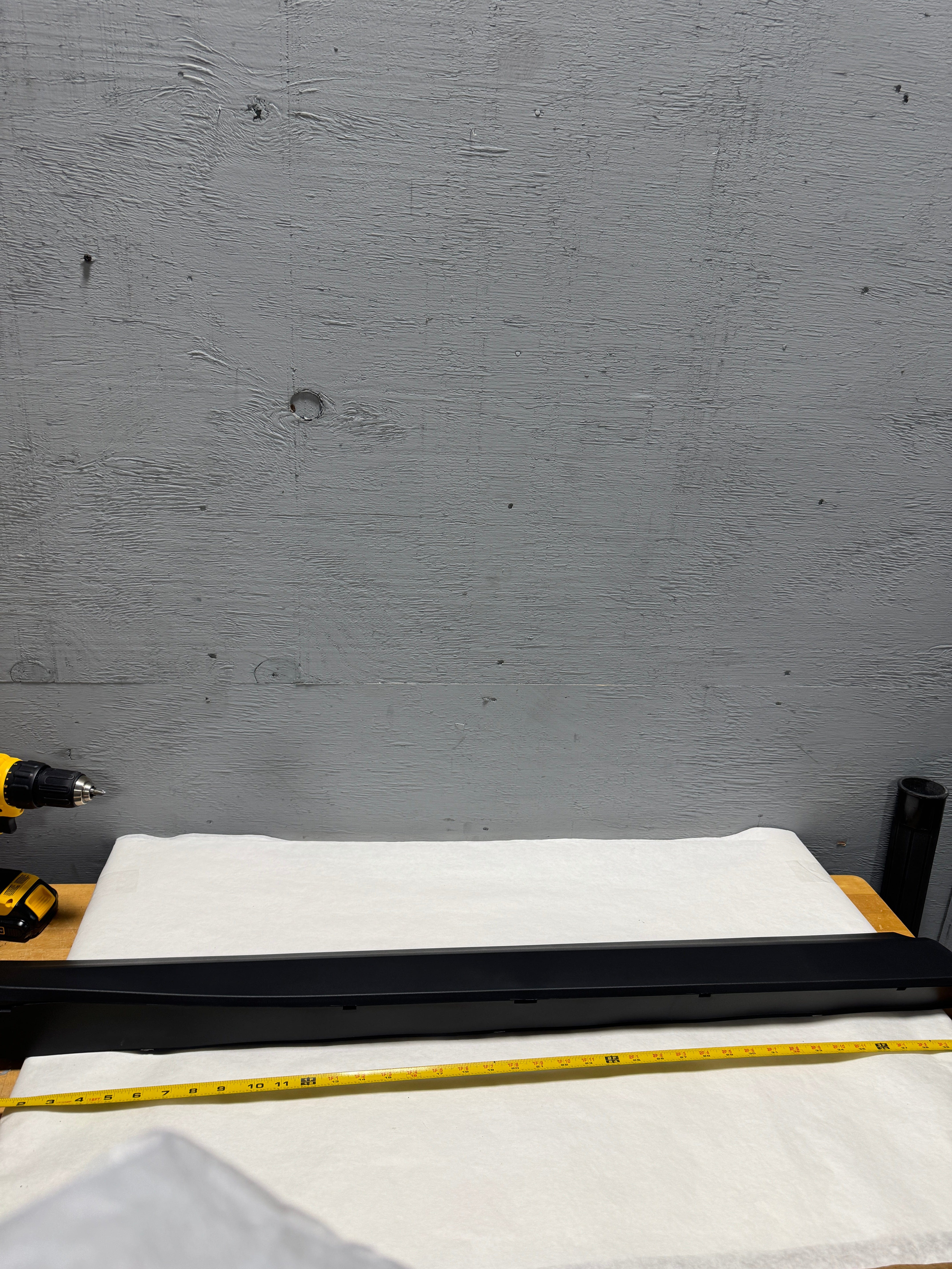 2017-2024 Cadillac Xt5 Front Lower Driver Side Black Door Trim