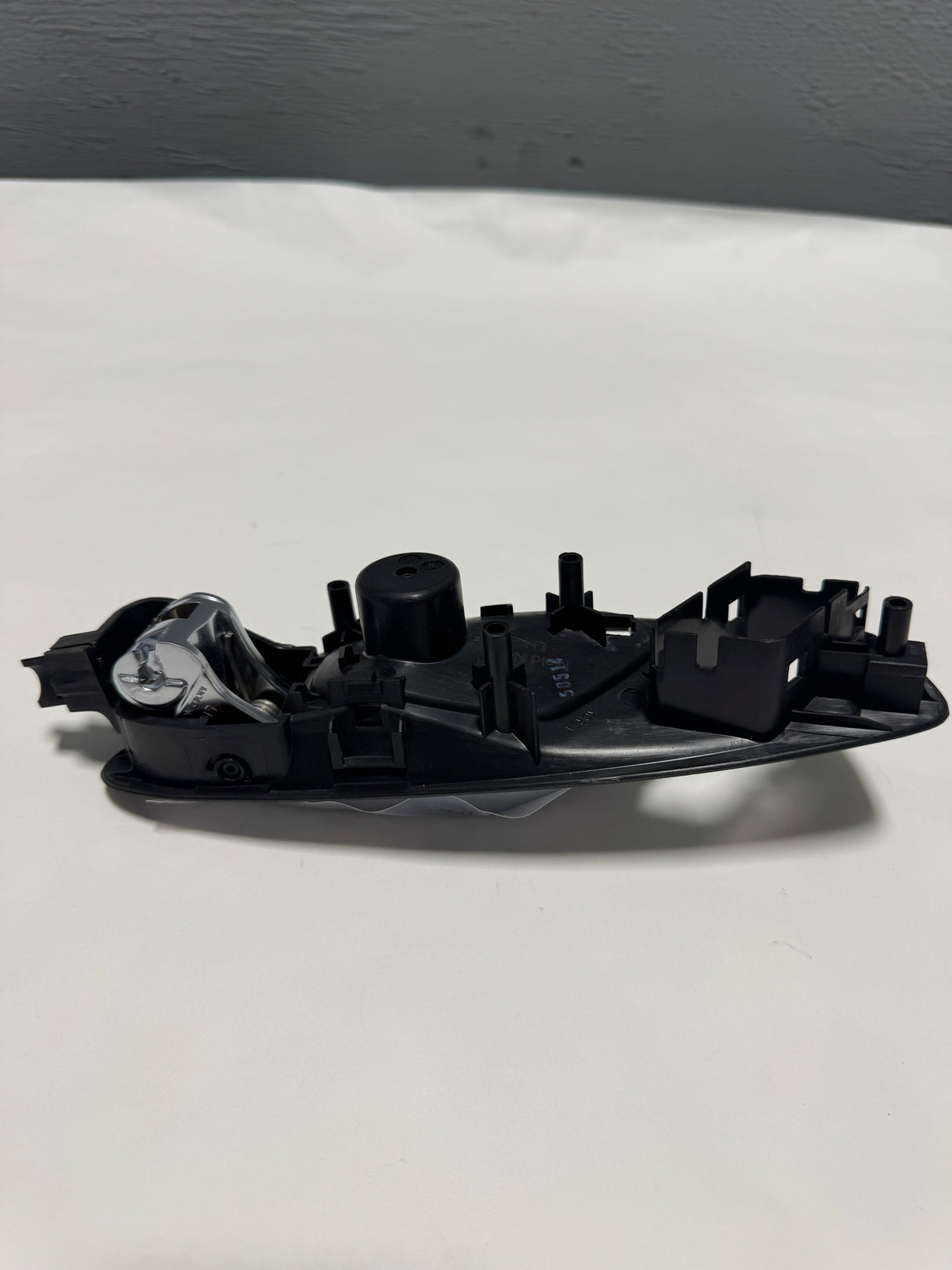 84602267 2017-2024 Chevrolet Camaro Driver Interior Front Door Handle OEM Genuine